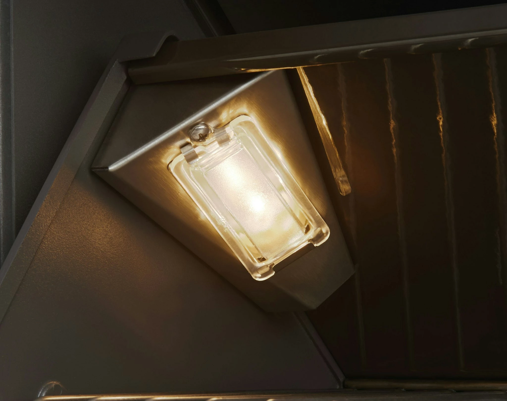 NAPOLEON Prestige PRO 825, Edelstahl, Einbau – Bild 7