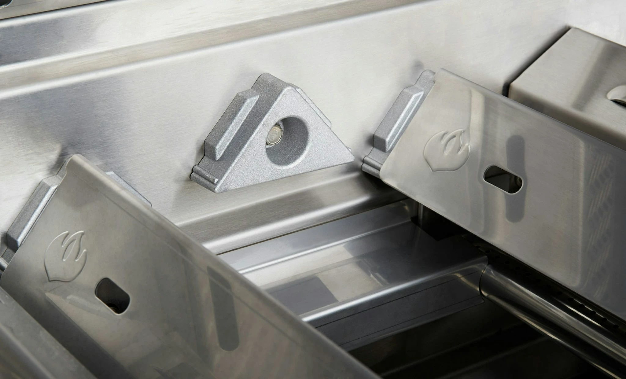 NAPOLEON Prestige PRO 825, Edelstahl, Einbau – Bild 9