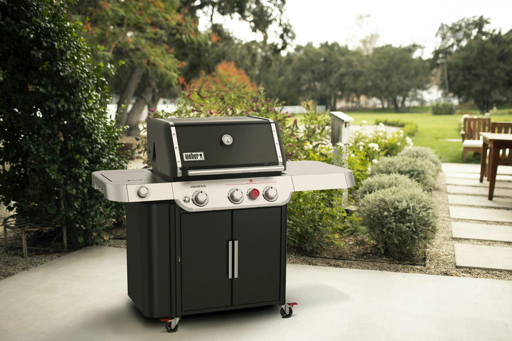 Weber Genesis E-335 Gasgrill – Bild 19